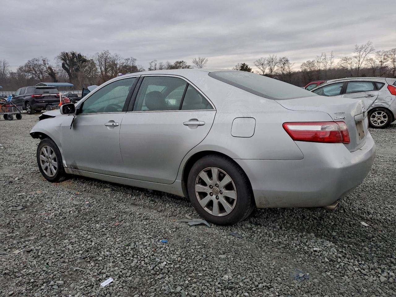Toyota Camry Se Image 3