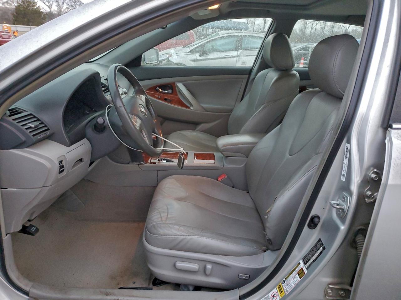 Toyota Camry Se Image 5