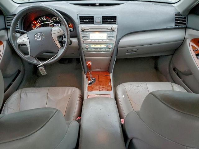 Toyota Camry Se Image 11