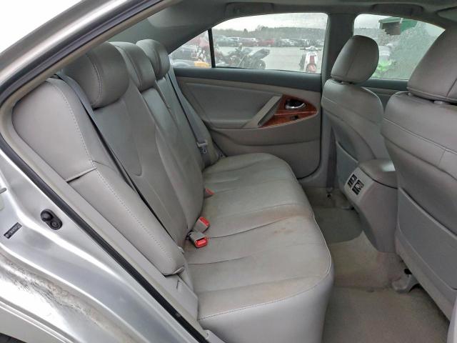 Toyota Camry Se Image 9