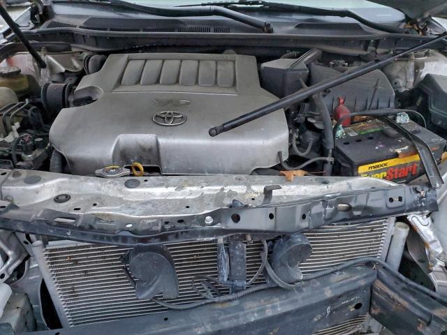 Toyota Camry Se Image 8