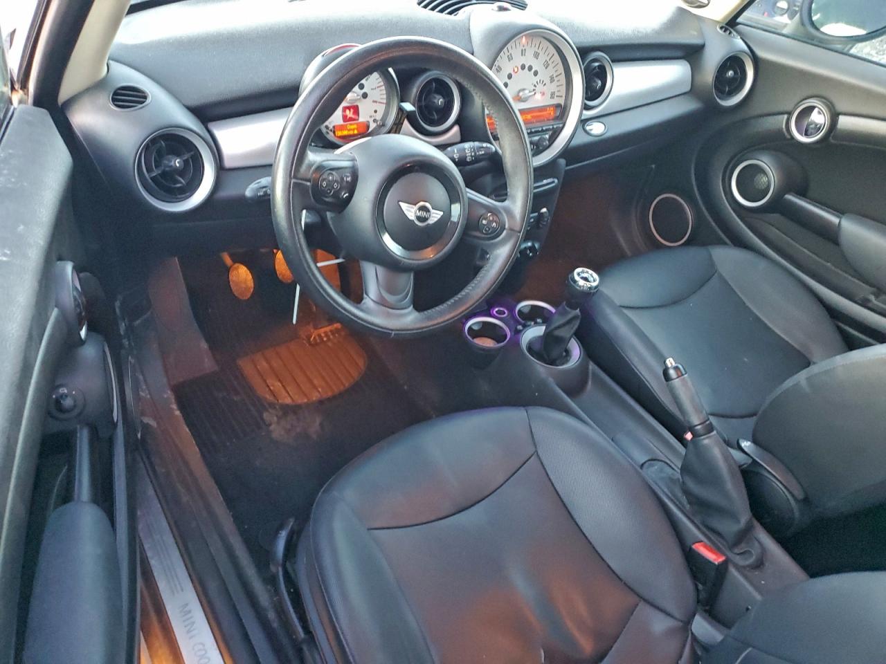 MINI Cooper Image 10