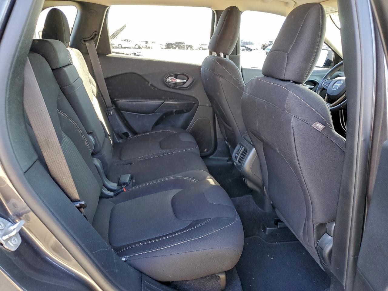 Jeep Grand Cherokee Latitude Image 13