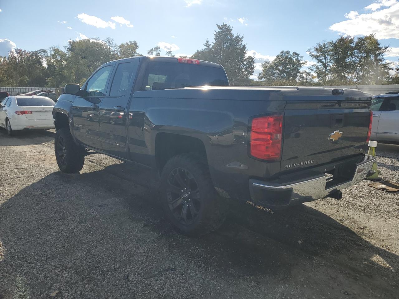 Chevrolet Silverado C1500 Lt Image 2
