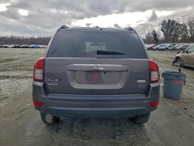 Jeep Compass Latitude Image 4