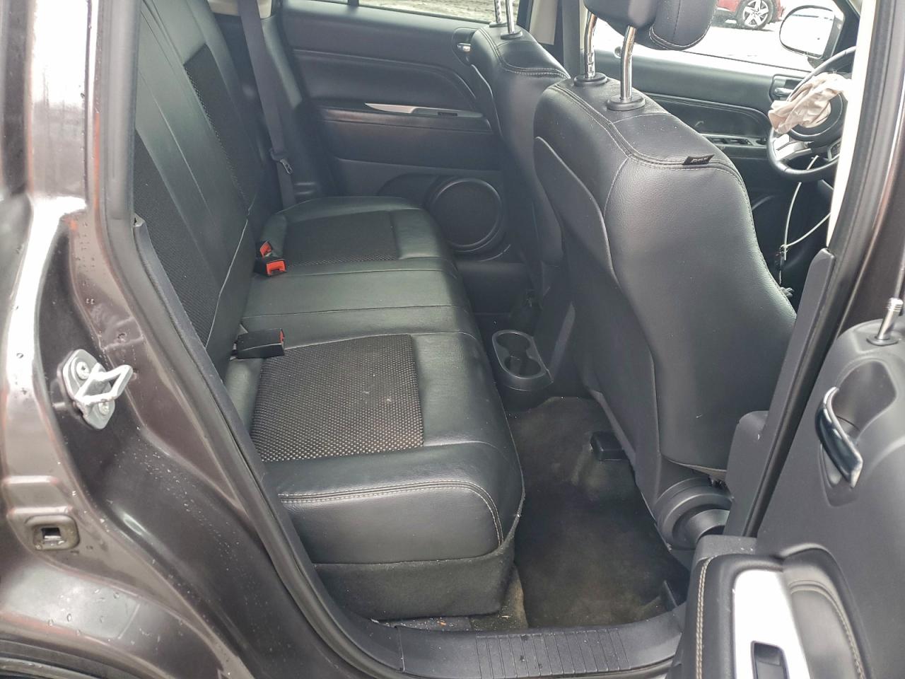 Jeep Compass Latitude Image 9