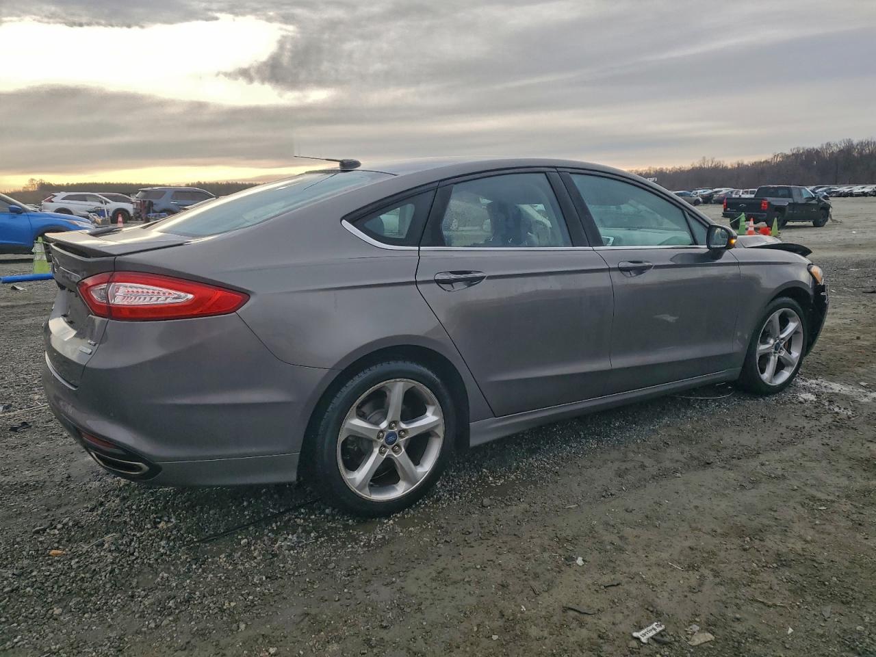 Ford Fusion Se Image 2