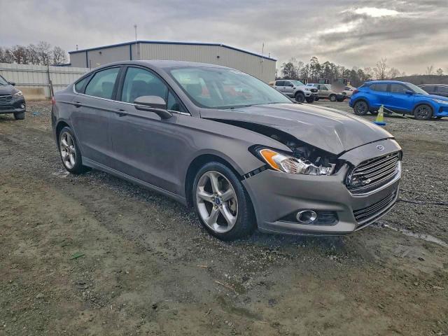 Ford Fusion Se Image 3