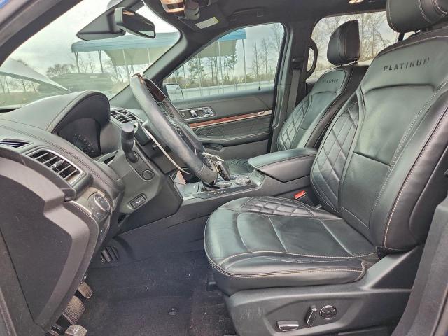 Ford Explorer Platinum Image 6