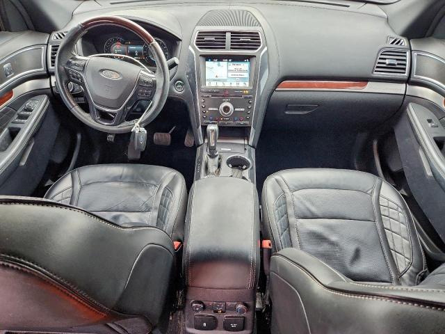 Ford Explorer Platinum Image 7