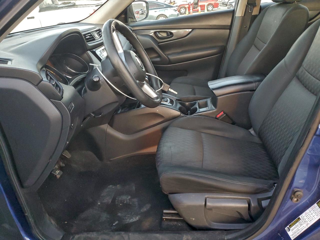 Nissan Rogue S Image 4