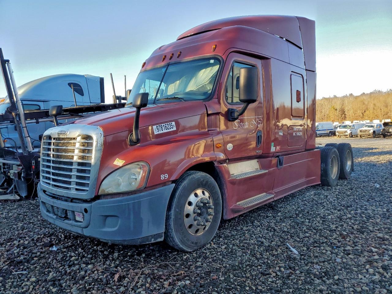 Freightliner Cascadia 1 Image 2