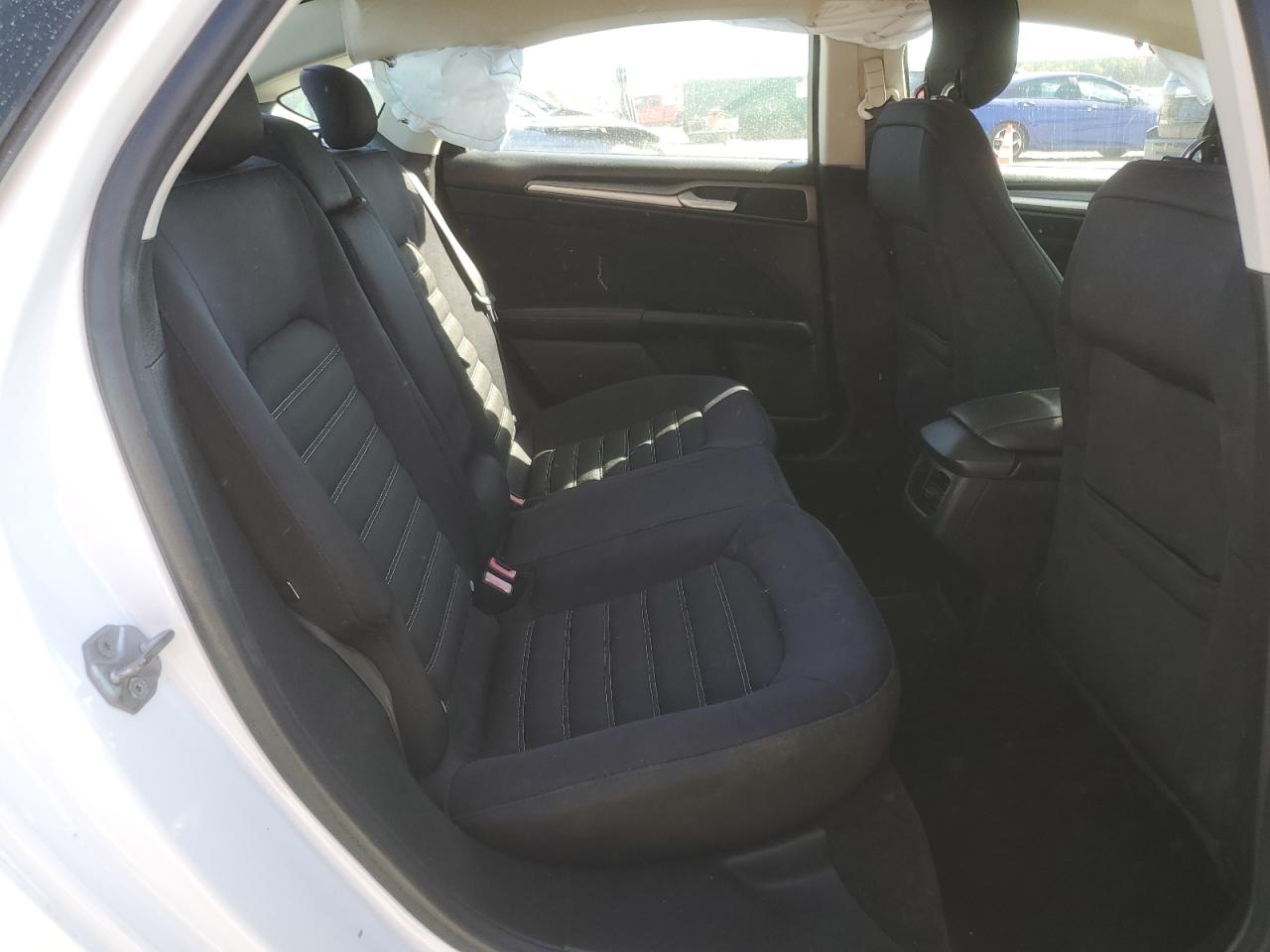 Ford Fusion Se Image 8