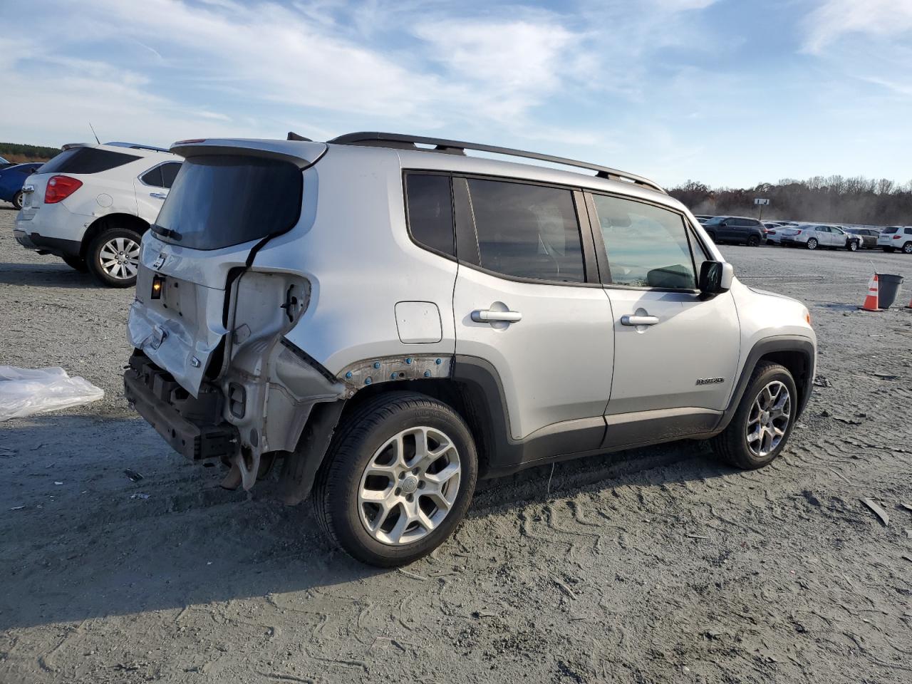 Jeep Renegade Latitude Image 4