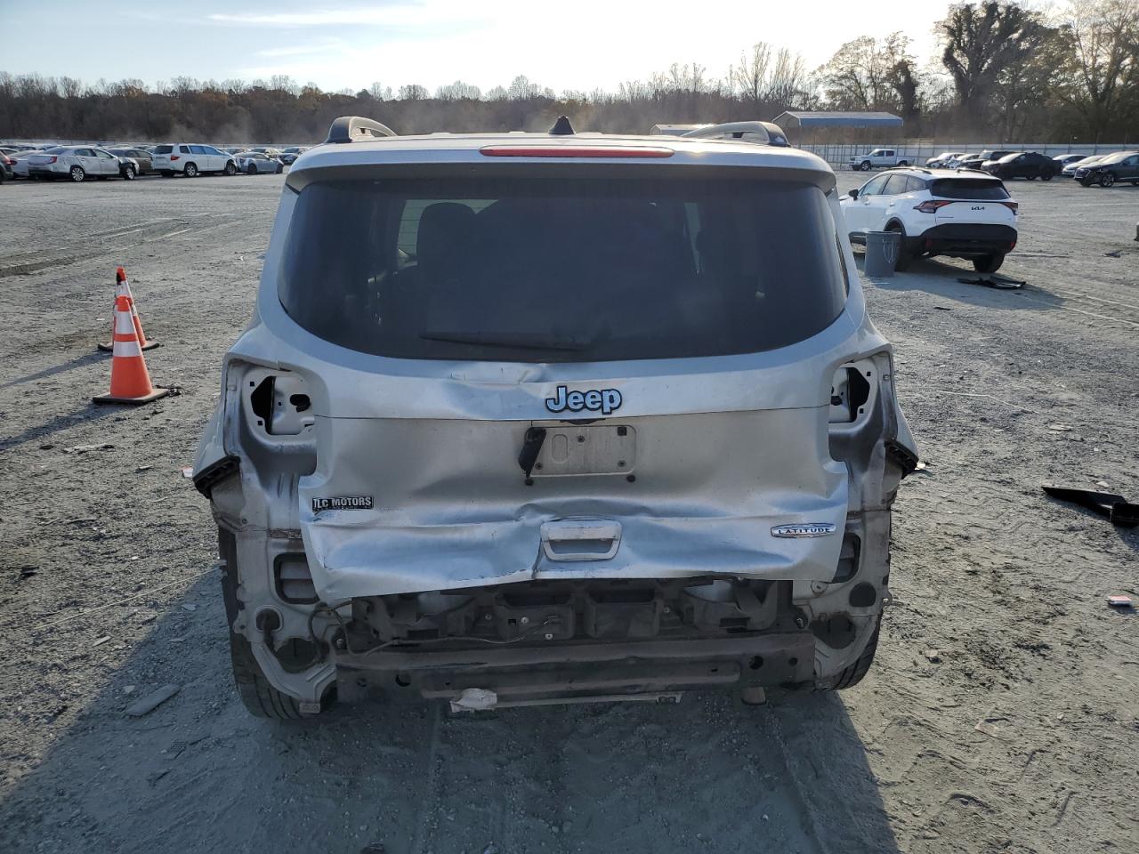 Jeep Renegade Latitude Image 3
