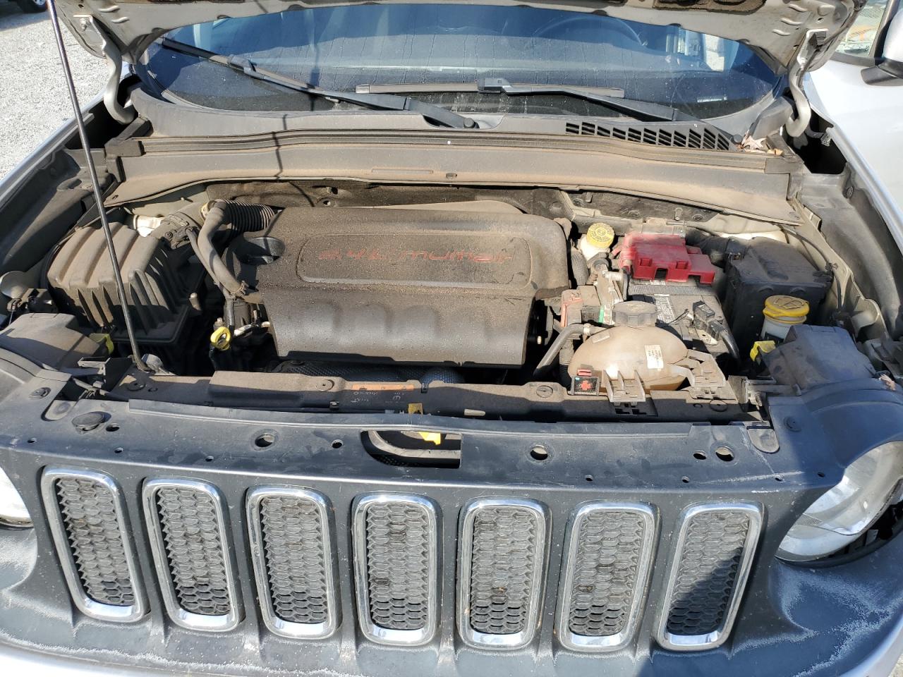 Jeep Renegade Latitude Image 8