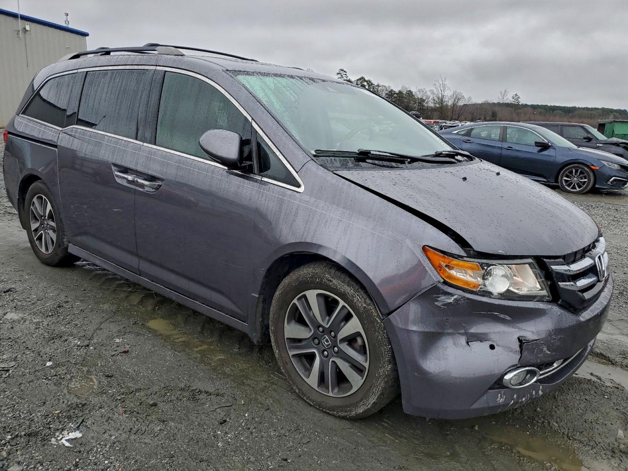 Honda Odyssey Touring Image 2