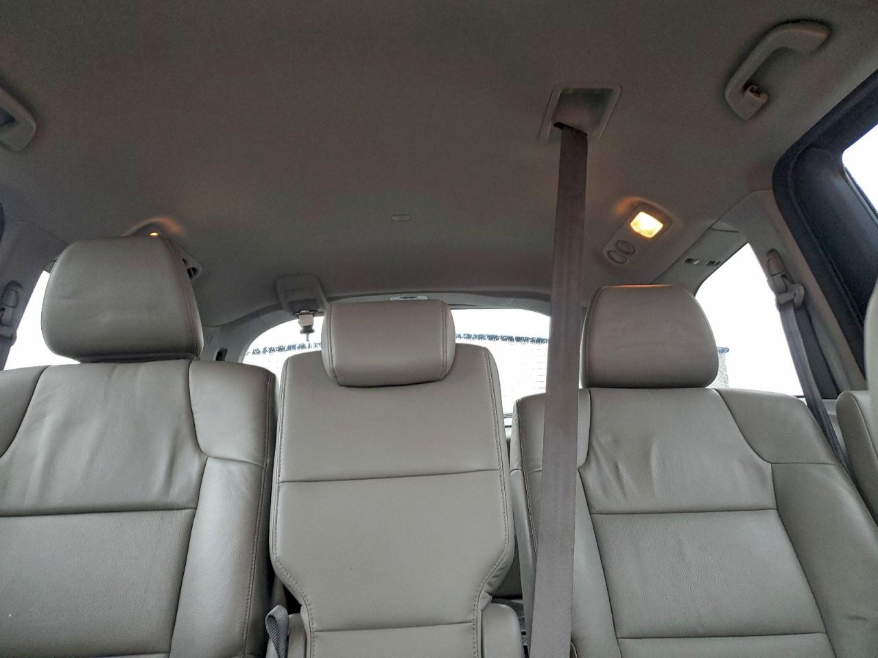 Honda Odyssey Touring Image 8