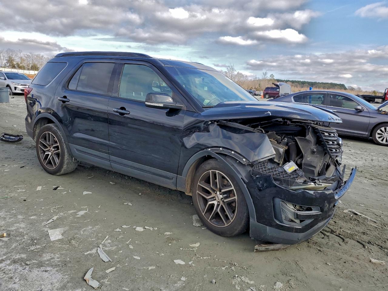 Ford Explorer Sport Image 4