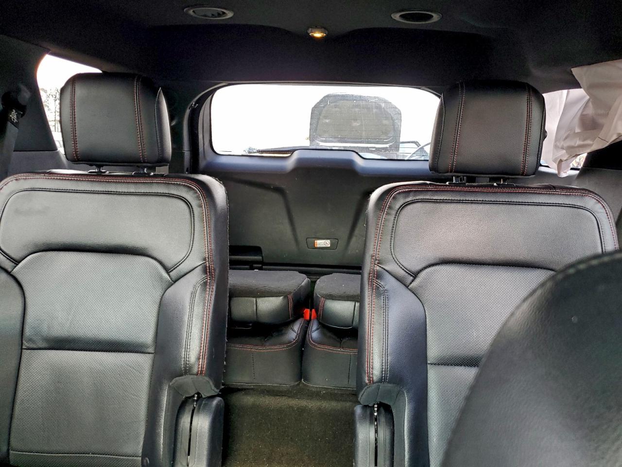 Ford Explorer Sport Image 11