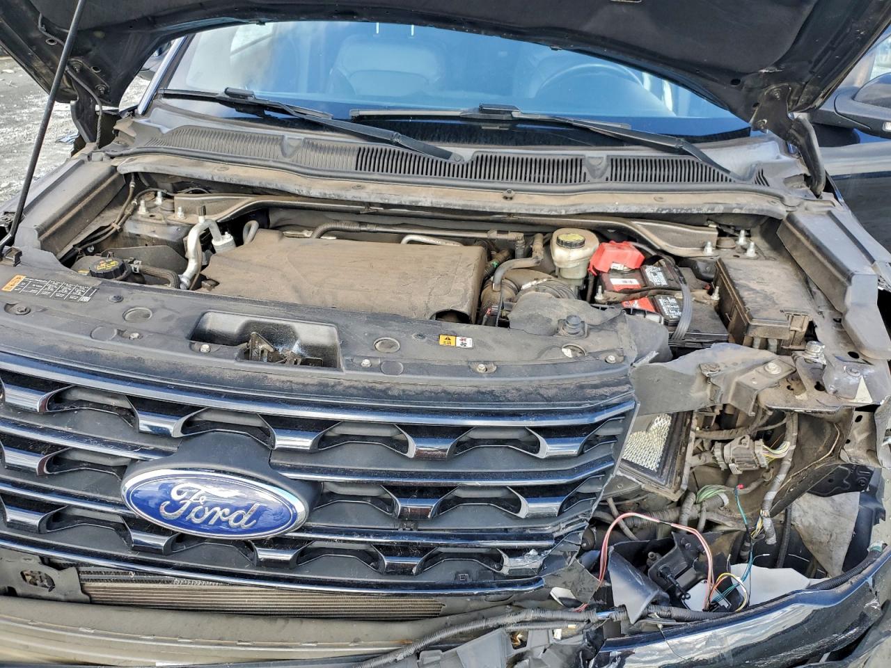 Ford Explorer Sport Image 8