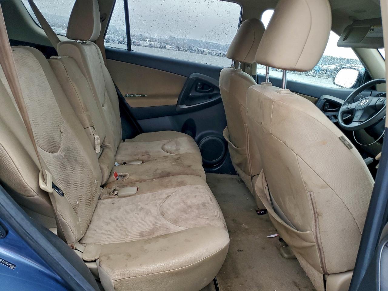 Toyota RAV4 Image 12