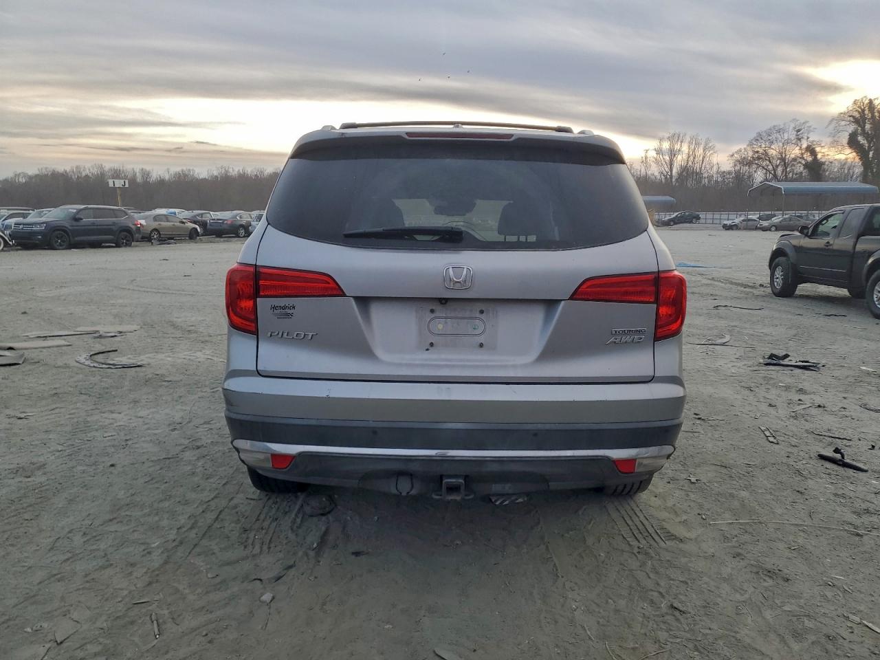 Honda Pilot Touring Image 8