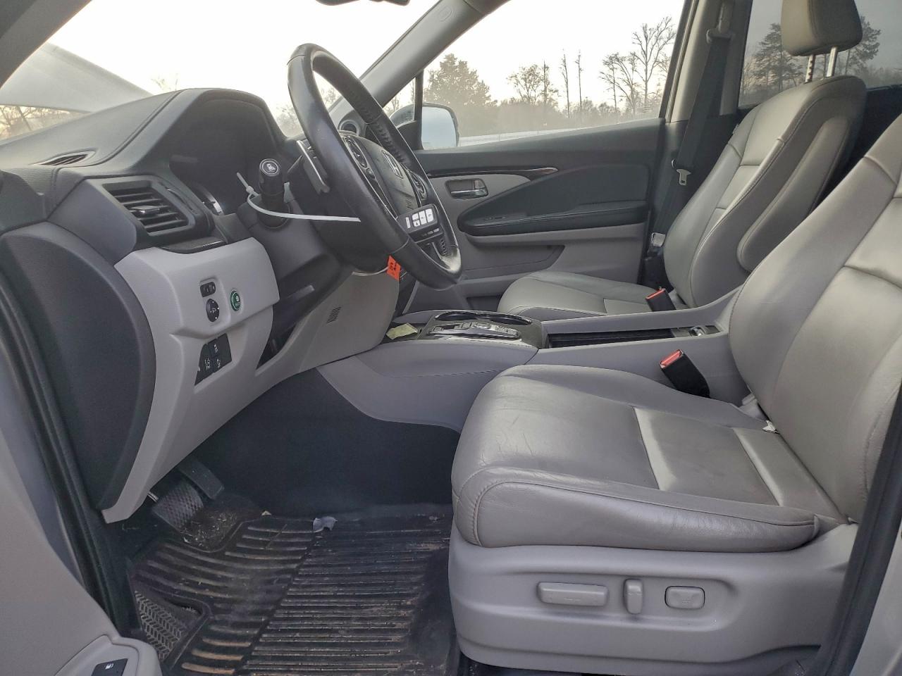 Honda Pilot Touring Image 6