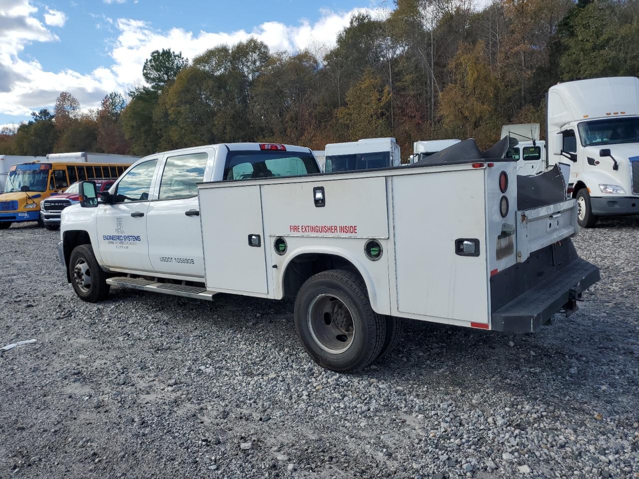 Chevrolet Silverado C3500 Image 2