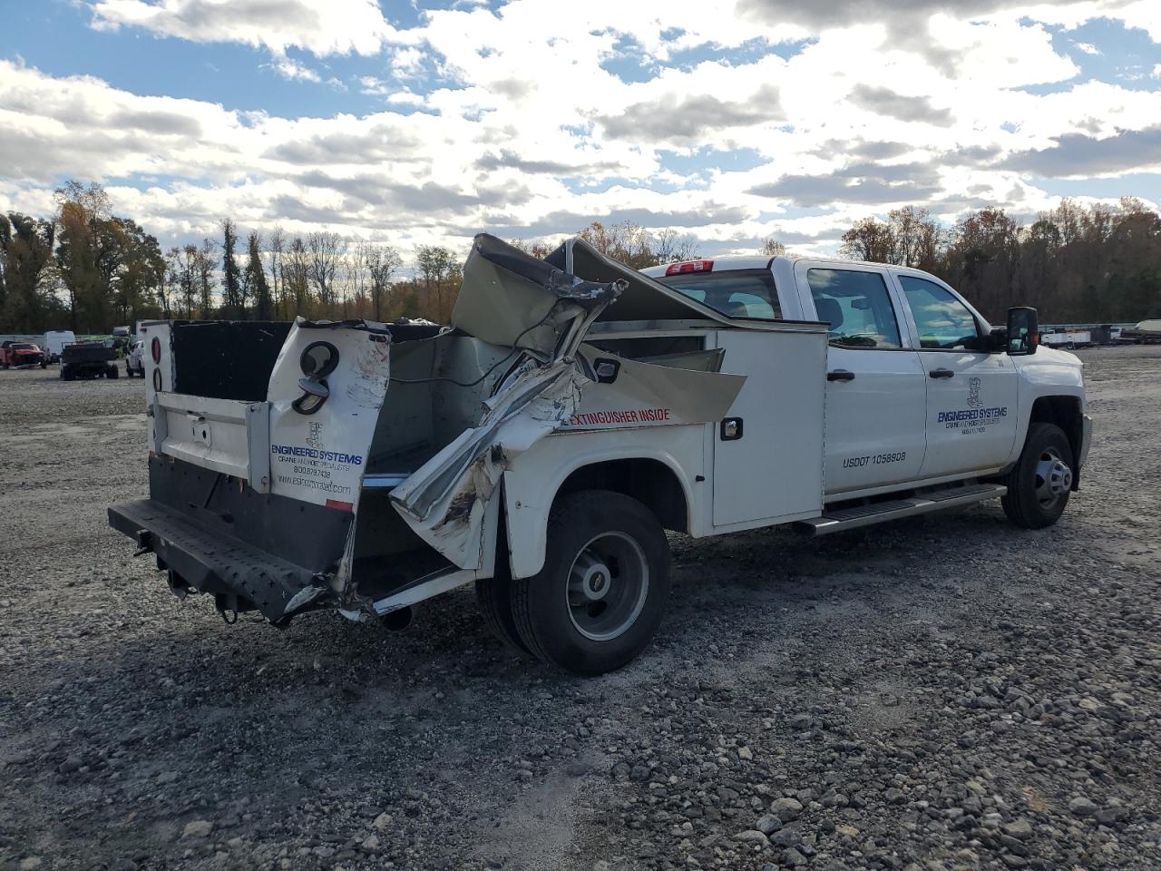 Chevrolet Silverado C3500 Image 6