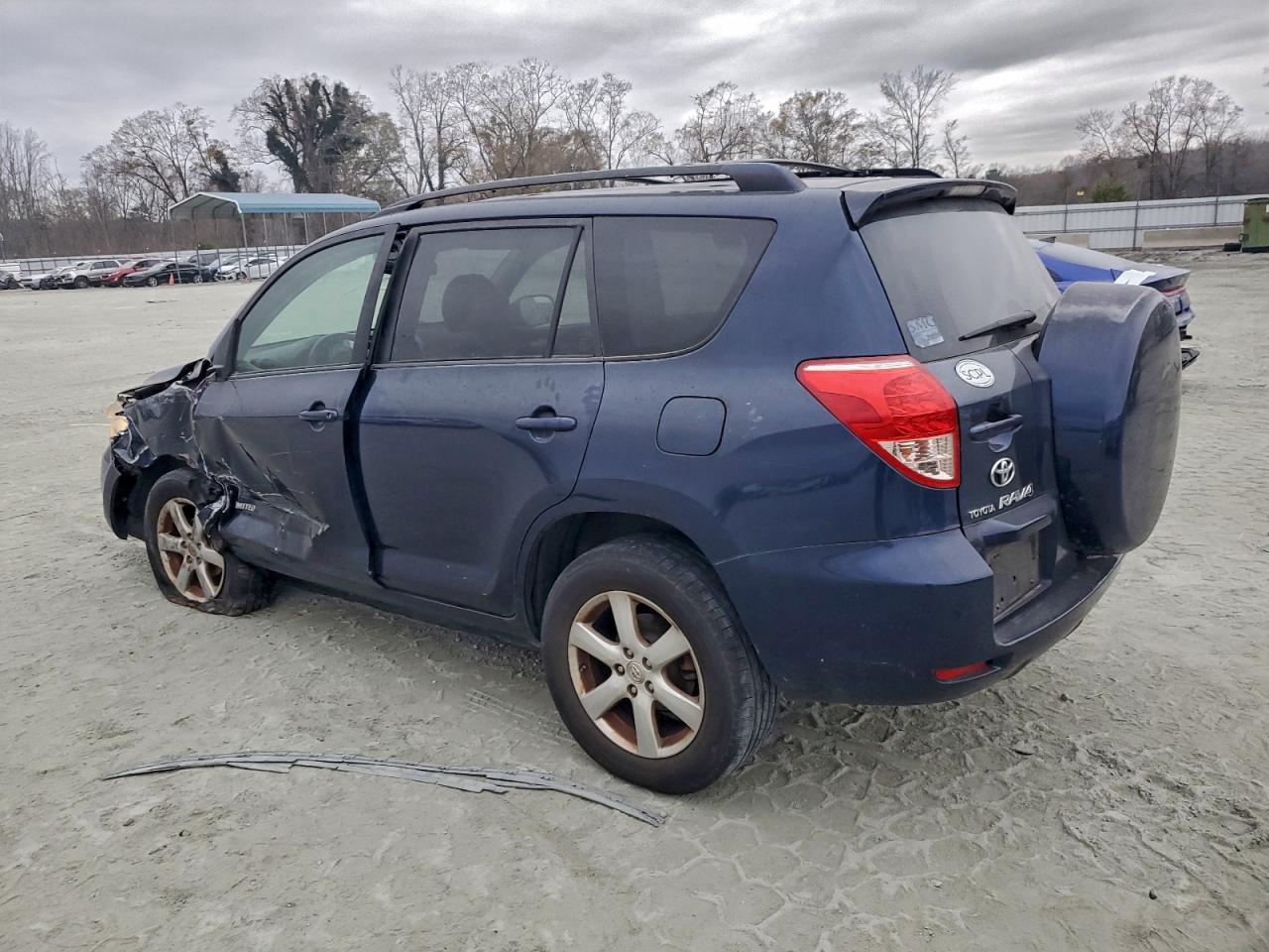 Toyota RAV4 Limited Image 7