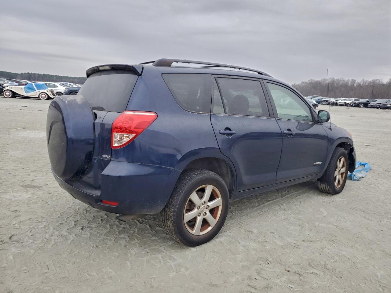 Toyota RAV4 Limited Image 4