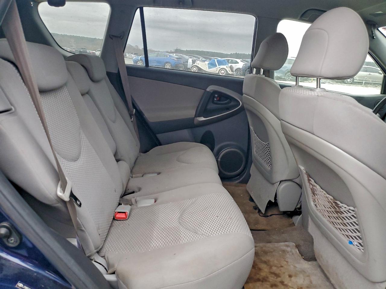 Toyota RAV4 Limited Image 12