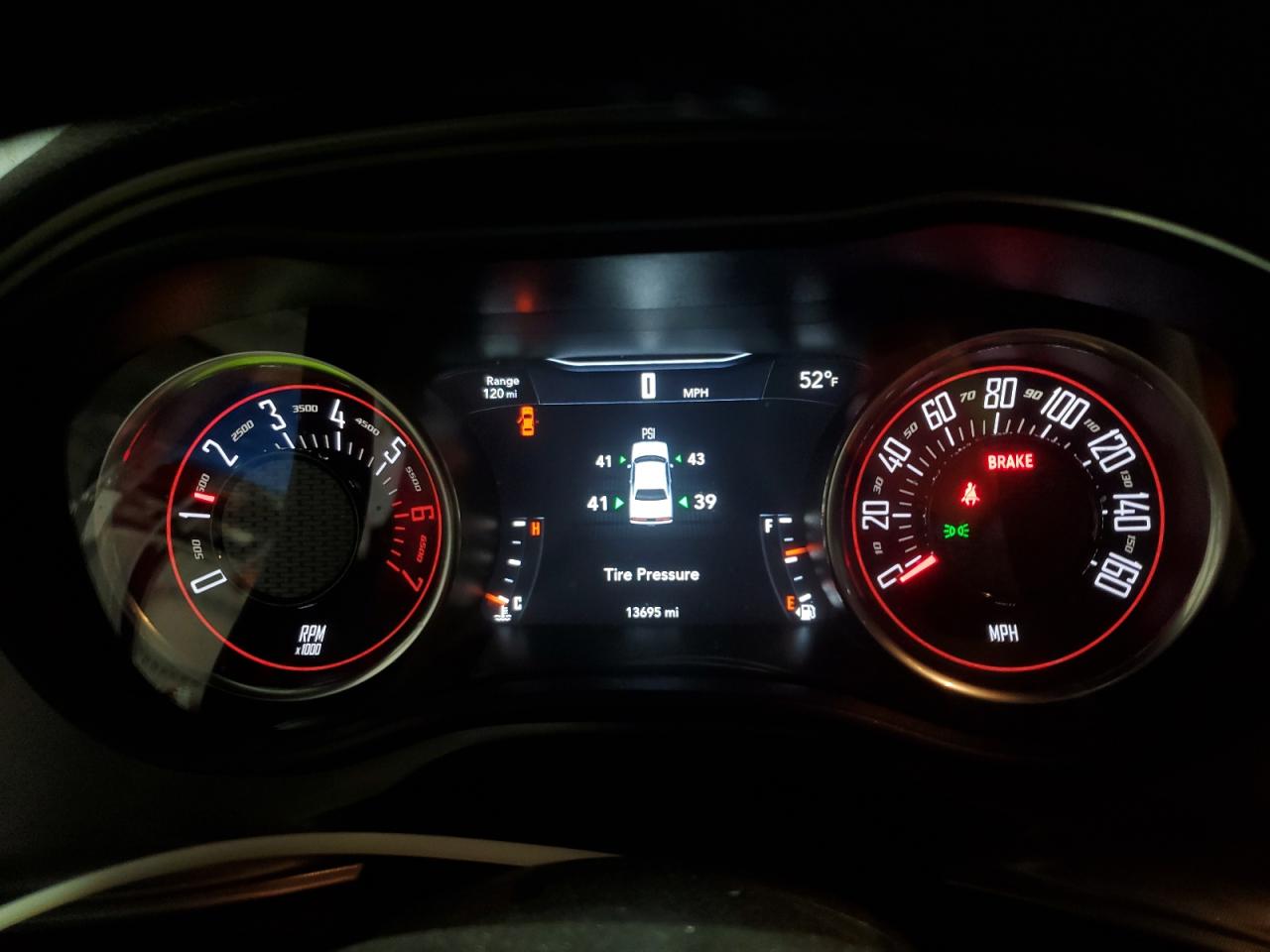 Dodge Challenger R/t Image 12