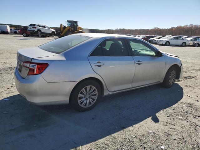 Toyota Camry L Image 3