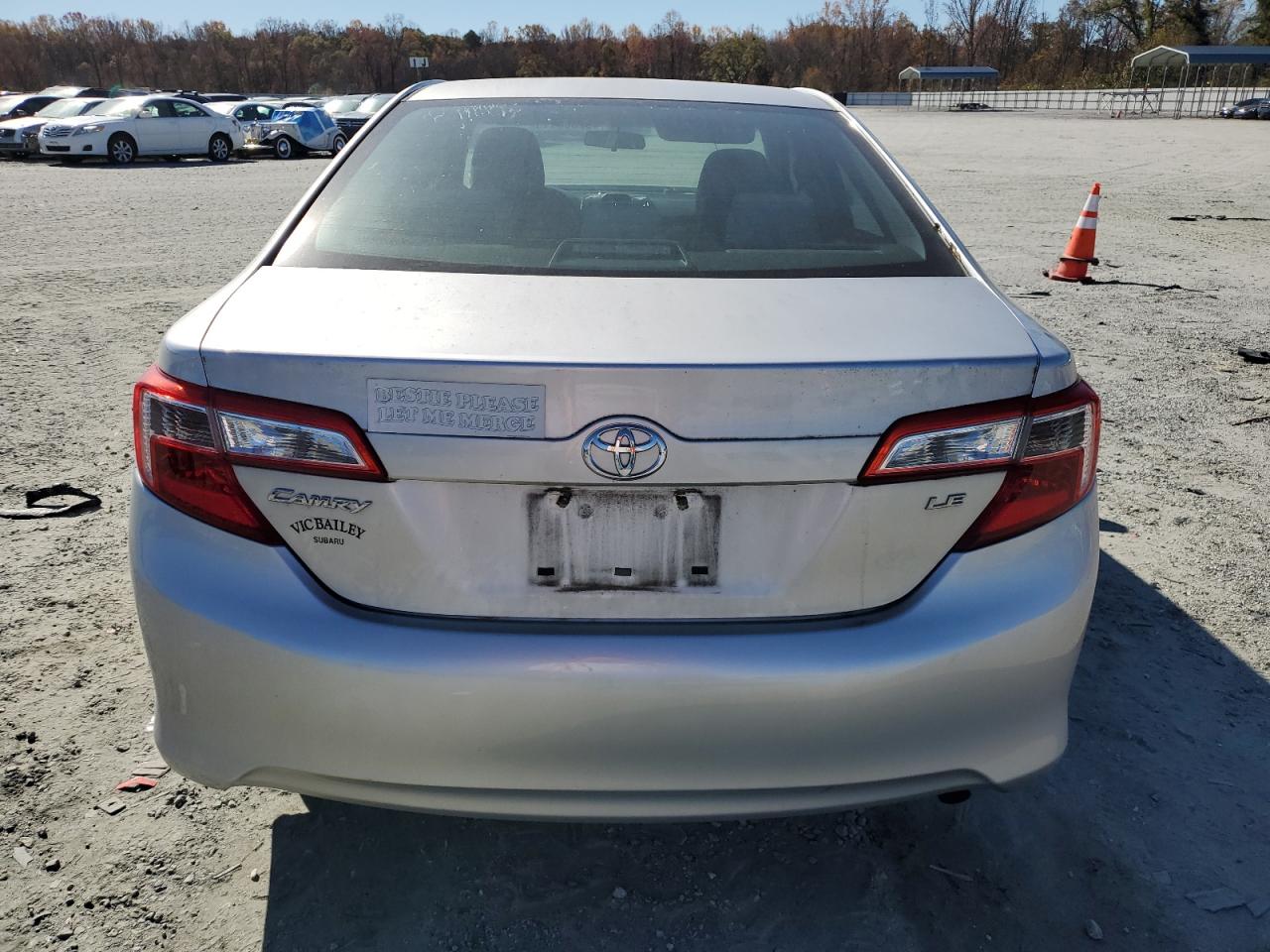 Toyota Camry L Image 11