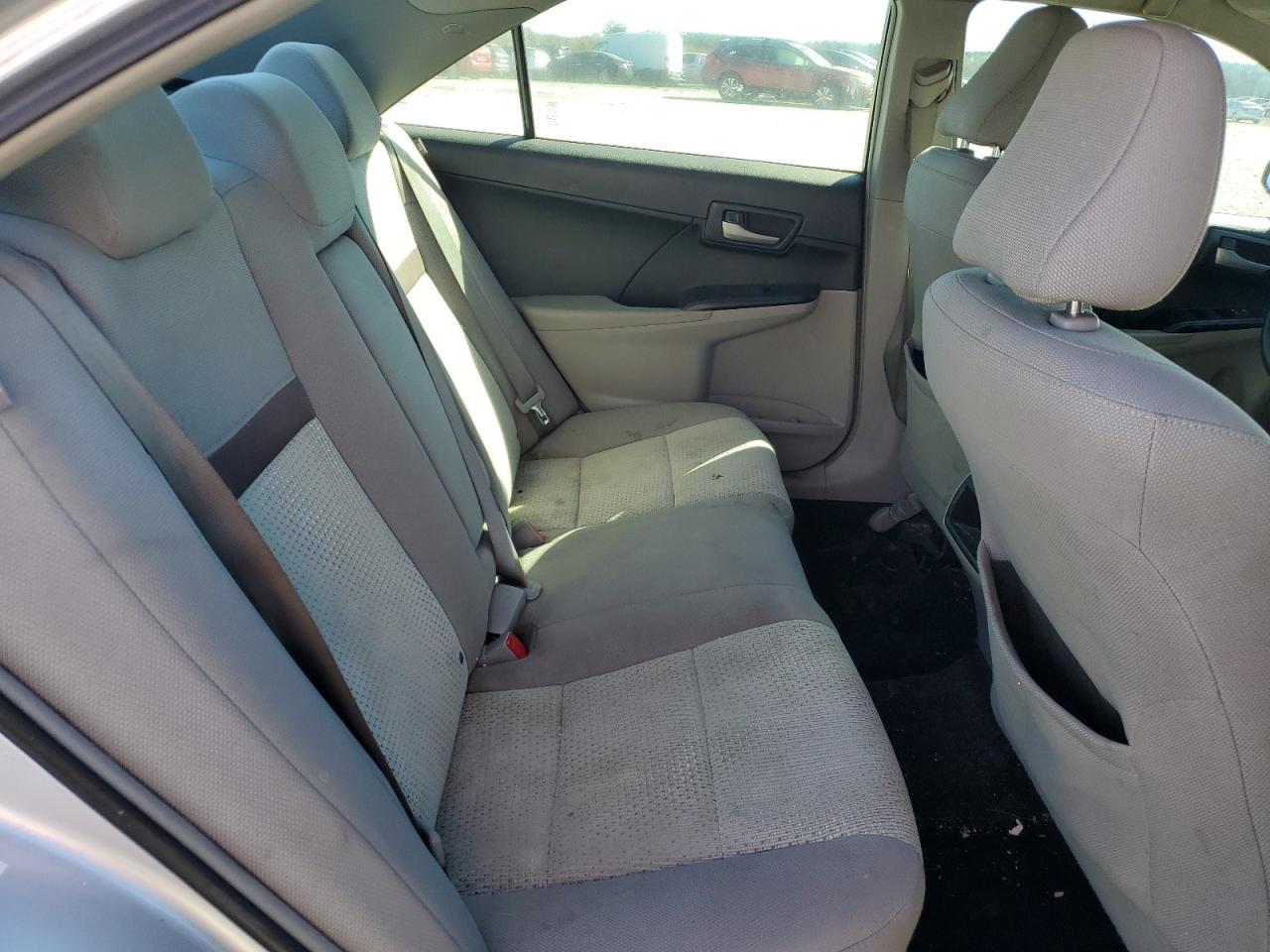 Toyota Camry L Image 2