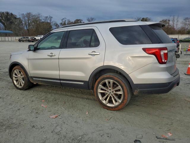 Ford Explorer Xlt Image 4