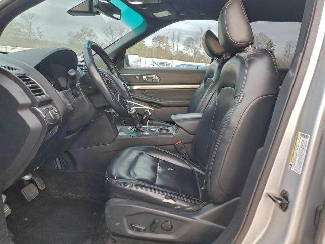 Ford Explorer Xlt Image 7