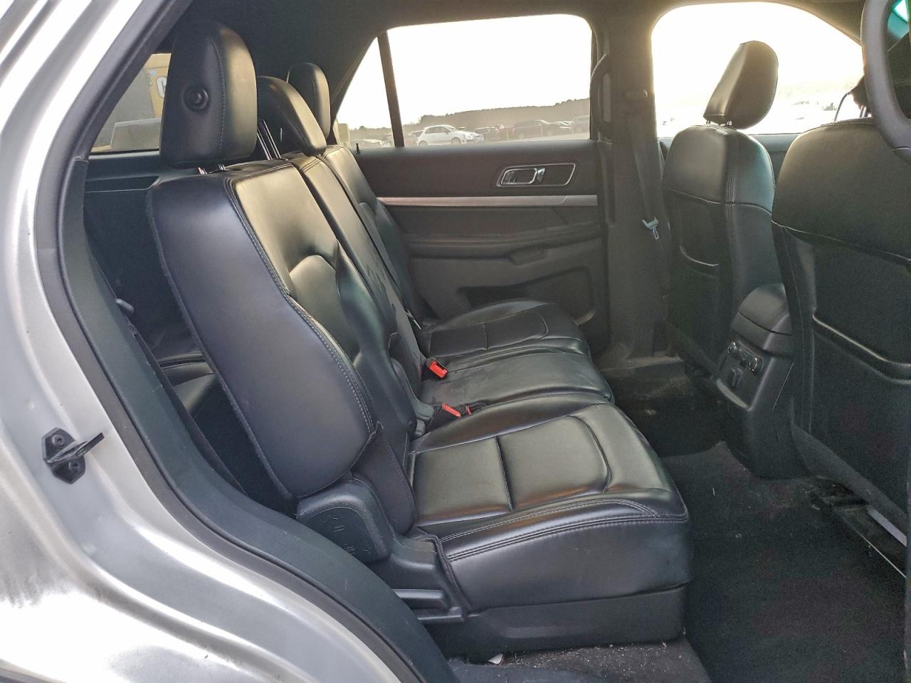 Ford Explorer Xlt Image 14