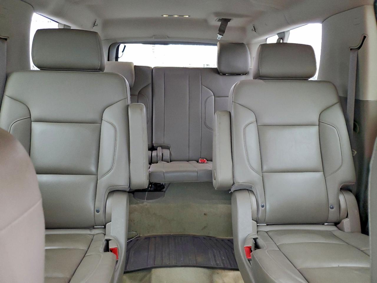 Chevrolet Suburban C1500 Lt Image 10