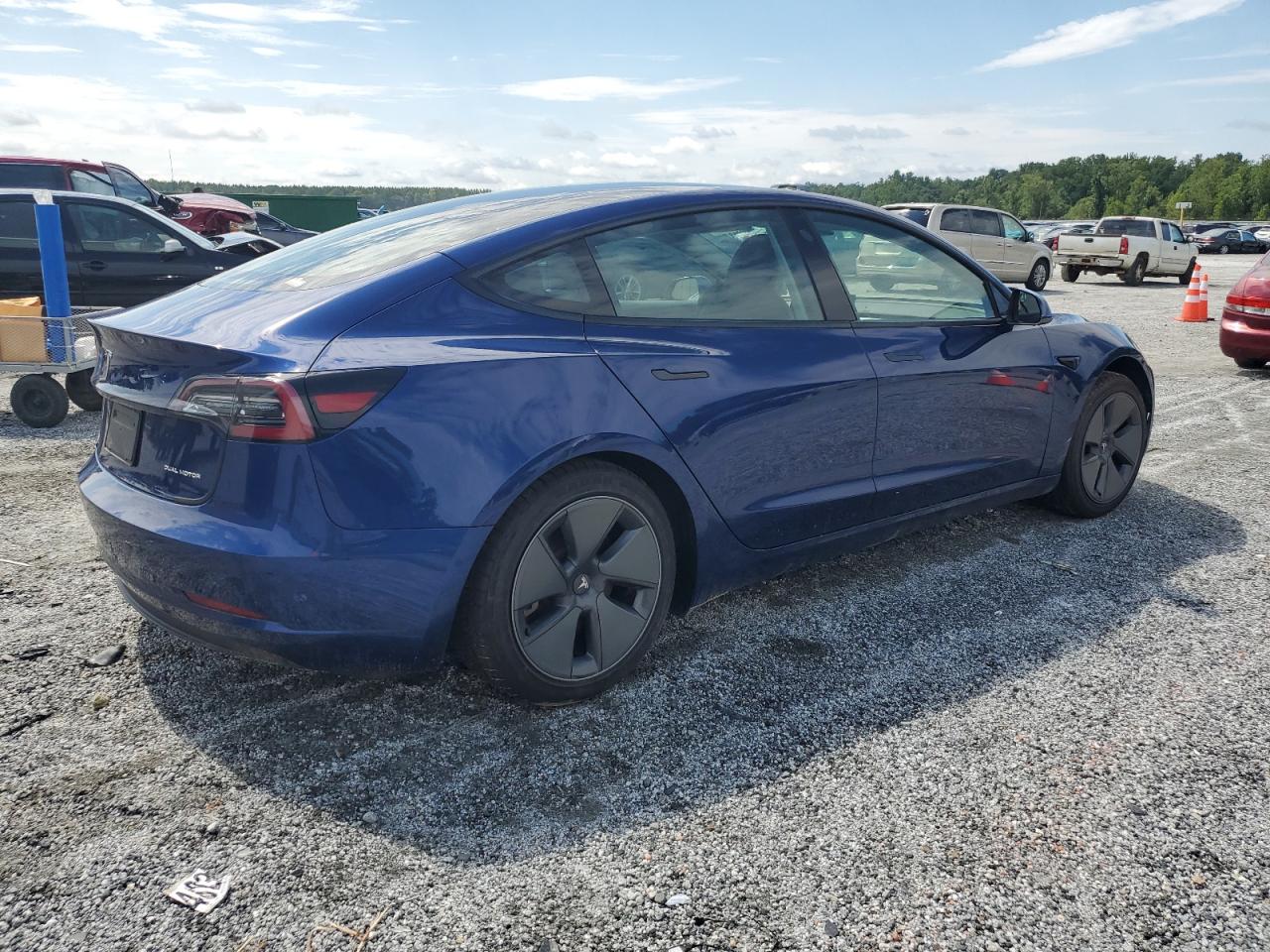 Tesla Model 3 Image 4