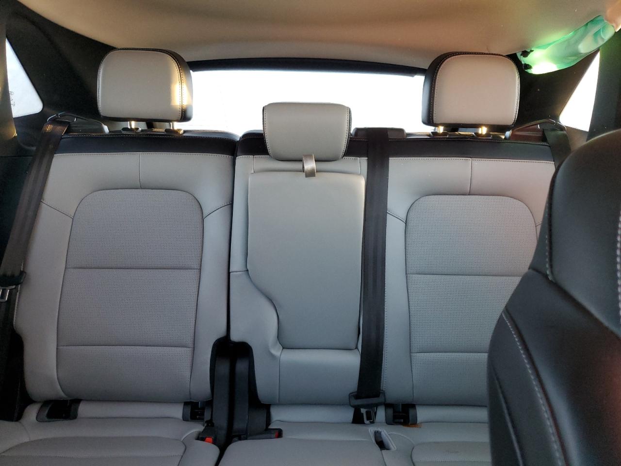 Ford Escape Platinum Image 2