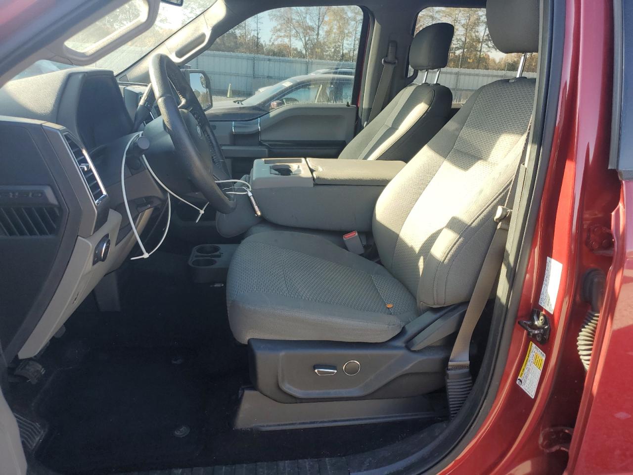 Ford F-150 Supercrew Image 2