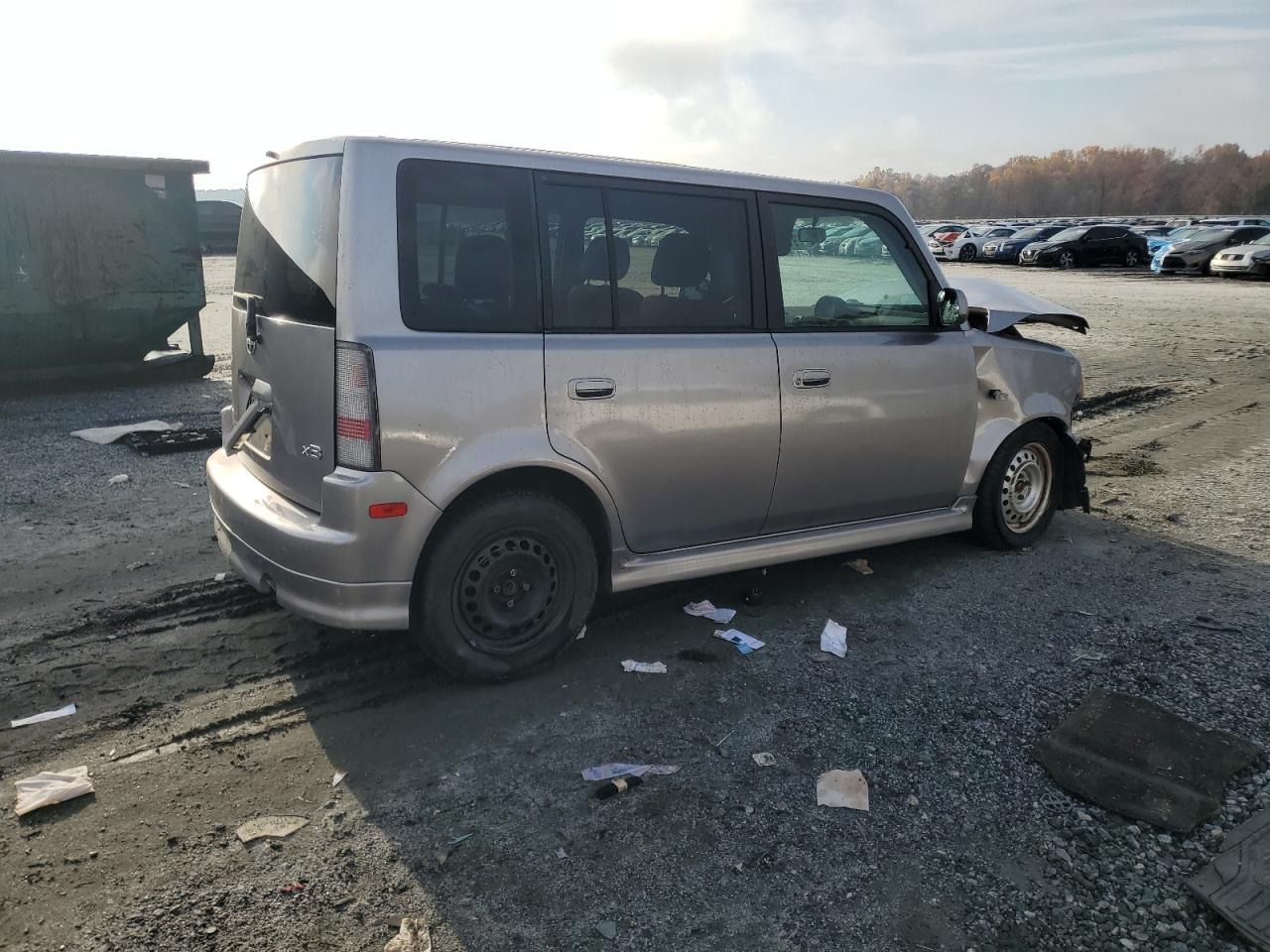 Toyota Scion Xb Image 5