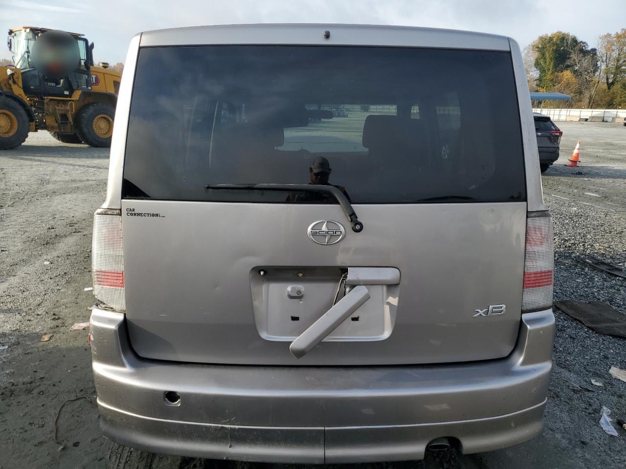 Toyota Scion Xb Image 9