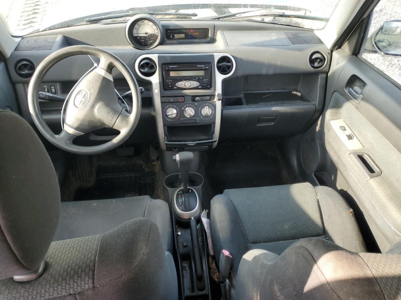 Toyota Scion Xb Image 8