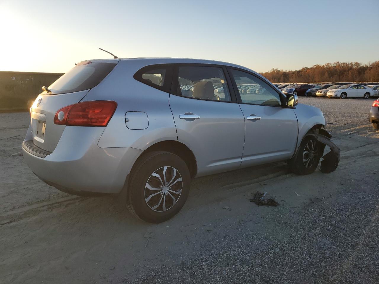 Nissan Rogue S Image 9