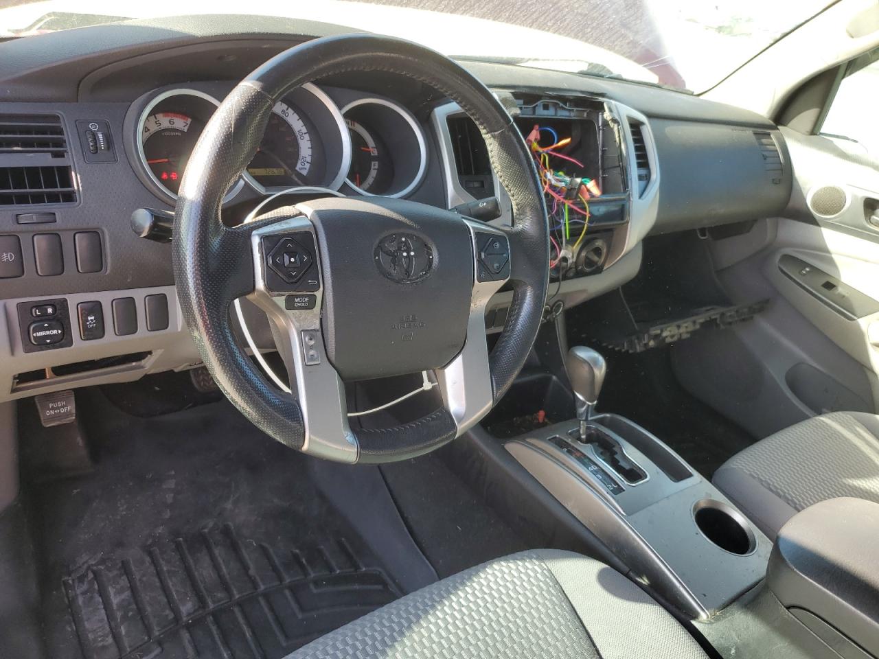 Toyota Tacoma Prerunner Access Cab Image 9