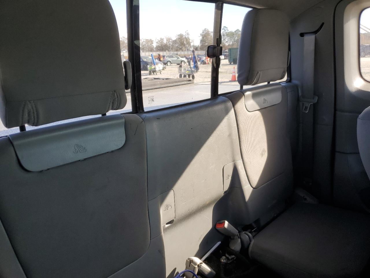 Toyota Tacoma Prerunner Access Cab Image 8